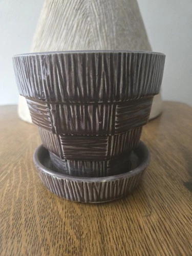 McCoy USA Pottery 5” Basket Weave Flower Pot Planter /Saucer Purple Brown