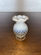 BEAUTIFUL VTG FENTON Small French Opalescent Hobnail Ruffled Rim Vase 3.5"H