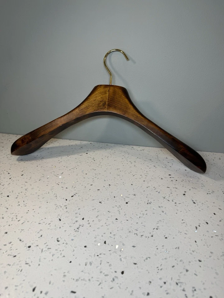 Hangar de madera Tom Ford Foto 4 de 4