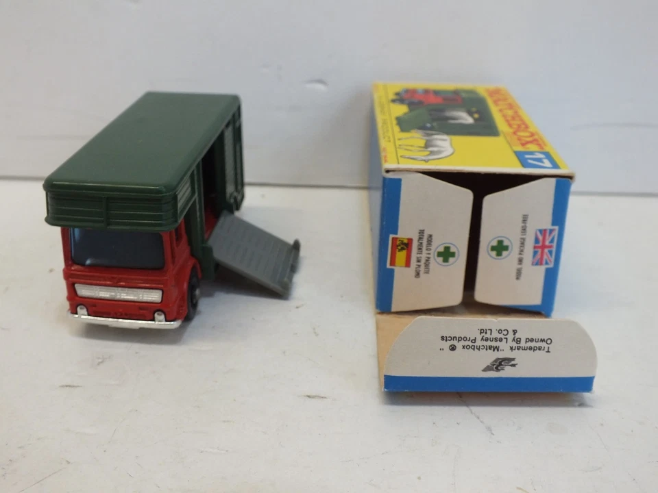 LESNEY MATCHBOX NO17 HORSEBOX TRUCK EXCELLENT BOXED (L529) - Image 3 of 4
