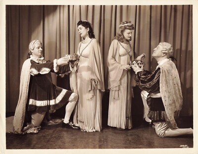 Robert Pitkin Mary Lundon 1944 Press Photo Gilbert & Sullivan Opera *P154a