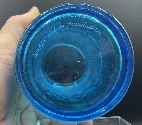 Jarrón Fenton azul óptico diamante coraleno. 90 Aniversario. Firmado por artista - Imagen 6 de 8