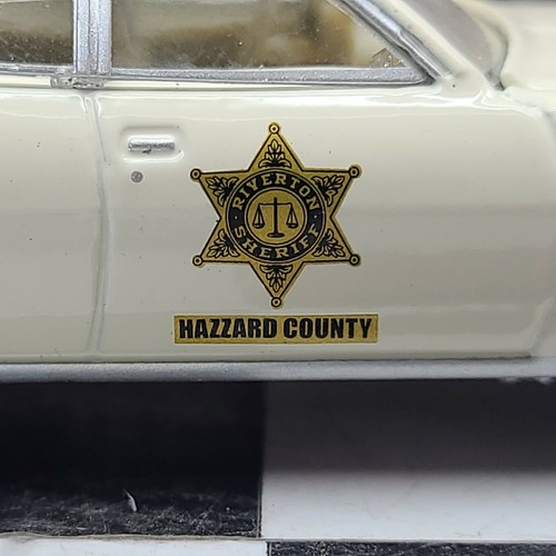 GREENLIGHT 1977 PLYMOUTH FURY car Dukes of HAZZARD COUNTY SHERIFF Roscoe Enis 34 - Picture 2 of 12