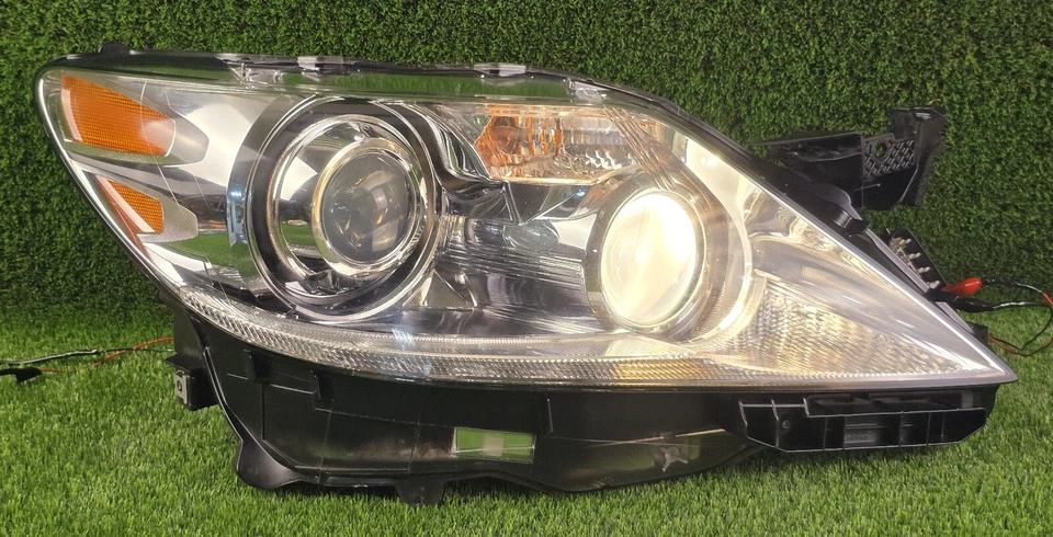 Lexus LS460 LS460L 2010-2012 Headlight Right Side Passenger Side Headlamp OEM - Image 3 of 4