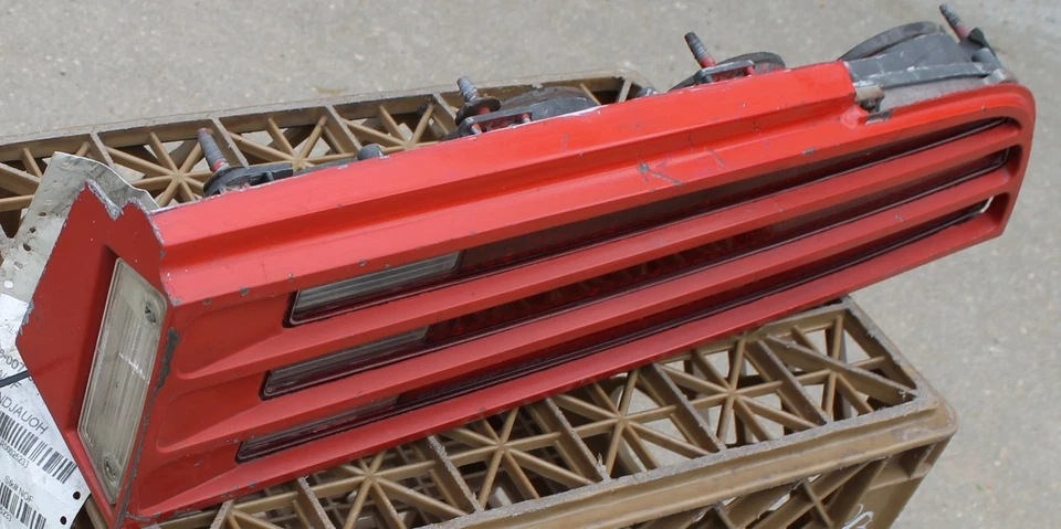 1974 1976 1977 1978 年庞蒂亚克 TRANS-AM 火鸟右手乘客侧尾灯  — 第 4/4 张图片