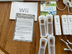 Nintendo Wii Console Bundle With Games (Wii Sports) and 4 Controllers