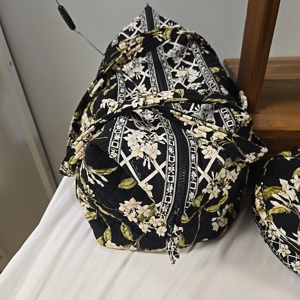 Vera Bradley Jasmine Travel Set 5 Piece Tote Duffle Makeup Hanging Shower Bag - Image 3 of 4