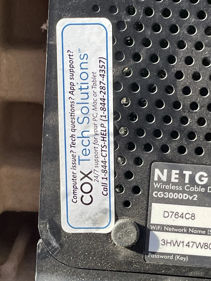 NETGEAR N450/CG3000Dv2 DOCSIS 3.0 Cable Modem Wireless Router -Pre Owned - Image 4 of 4