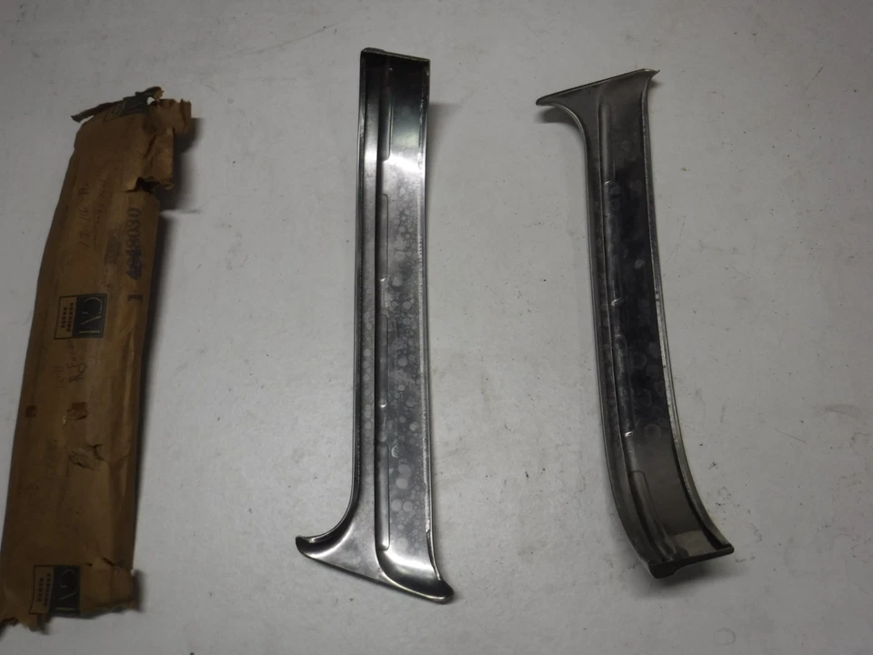 1955 Chevrolet Bel-Air NOS Left & Right Rear Moldings 4648029 4648030 - Image 3 of 3