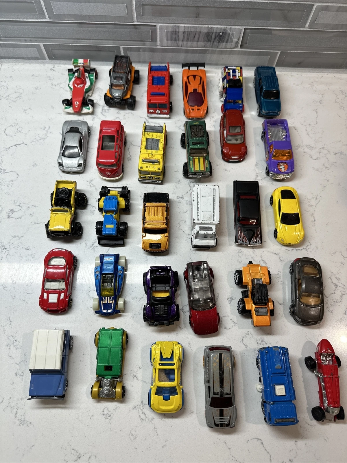 hot-wheels vários carros caminhões lote de 30 envio grátis 