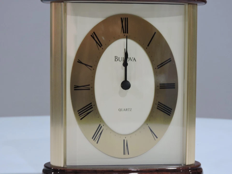 BULOVA- SMALL CARRIAGE STYLE CLOCK -GOLD TONE WITH WOOD ACCENTS B1383 - Image 4 of 4