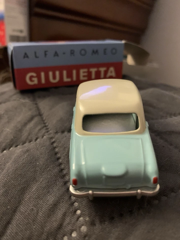 BELLE ALFA ROMÉO GIULIETTA BICOLORE MERCURY NEUVE BOITE - Photo 3/4