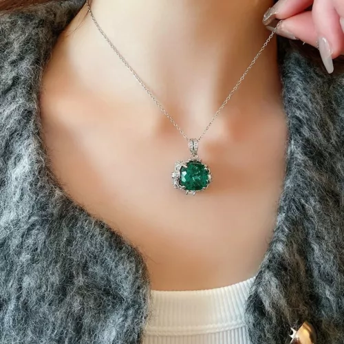 925 Sterling Silver Certified 4.25 Ct Emerald Pendant Green Necklace Gift For UK - Picture 2 of 6