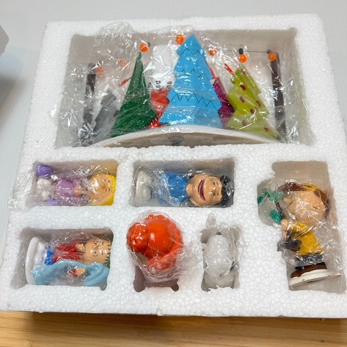 Department 56 Peanuts Christmas Tree Lot 2012 Charlie Brown Snoopy Lucy Linus - 第 2/10 張圖片