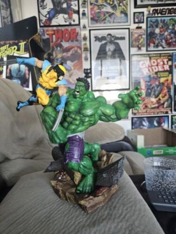 Hulk VS Wolverine PVC Figure Statue Model Toy Collection Gift Stock 13'' - Image 2 of 4