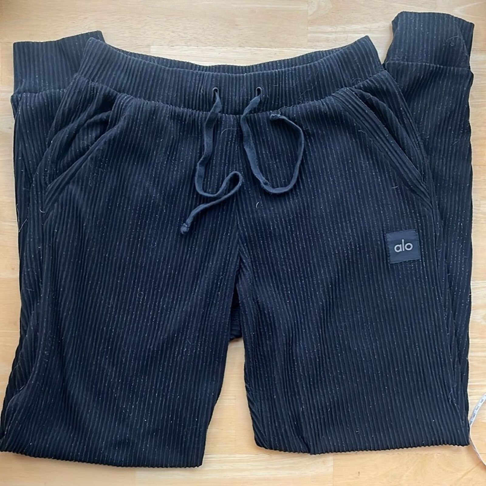 ALO Muse Sweatpants Size Medium - Gem