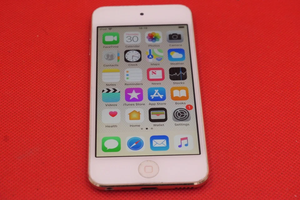 Apple iPod Touch 6th Generation Gold White 16GB Bluetooth MKH02BT/A A1574 - Image 2 of 4