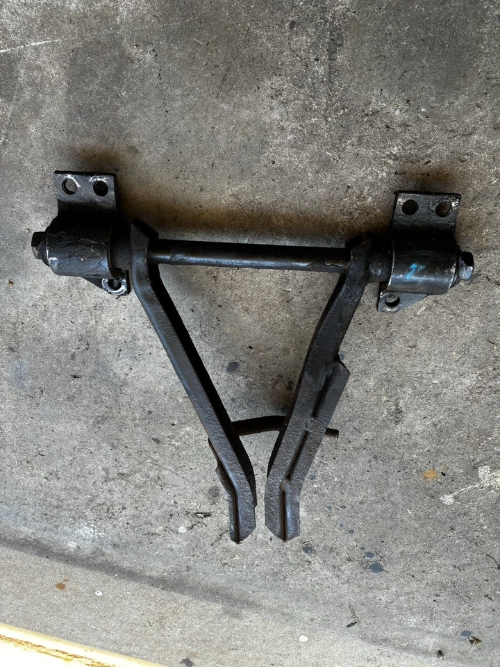 经典萨博 900 涡轮右前下控制臂 — 第 2/2 张图片