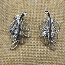 Lovely Vintage Emmons Clip Earrings Regal Leaf Bridal Elegant Estate Costume 