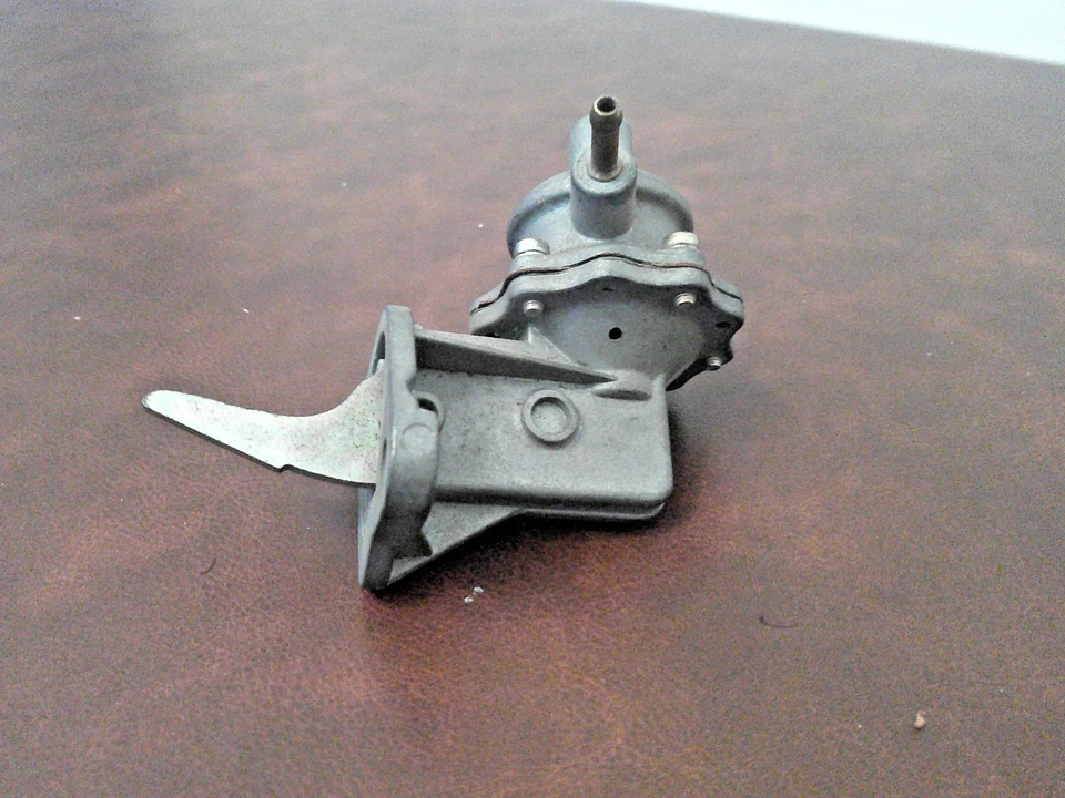 Volvo 121/144/164/P Series 1963 to 1985 AC Fuel Pump - Image 2 of 4