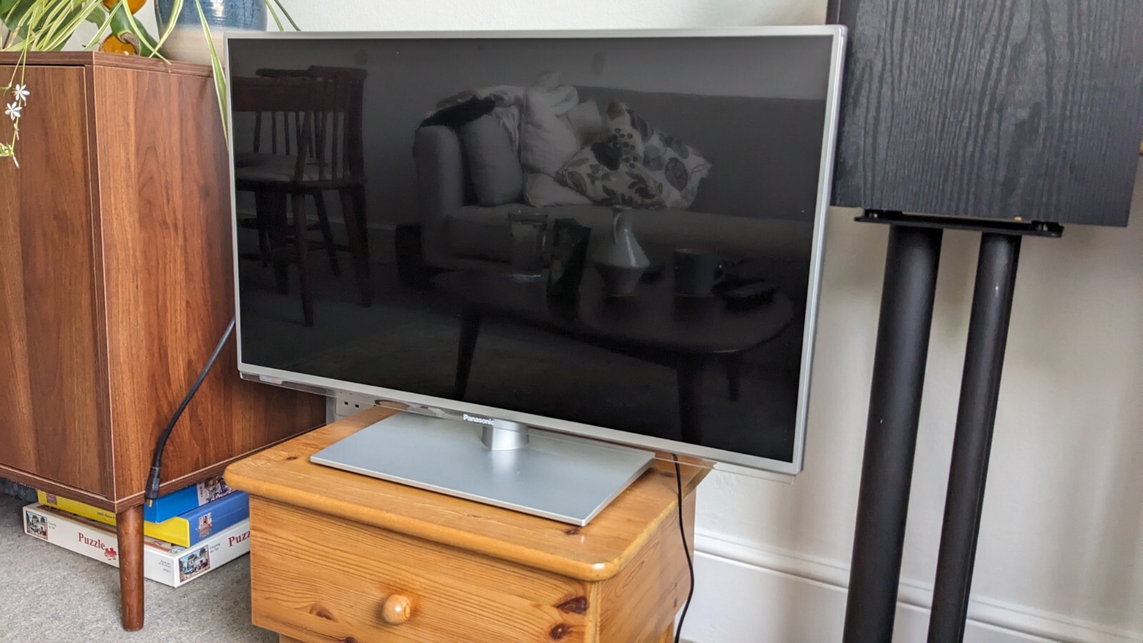 Panasonic Viera 32 Inch Full HD LED Smart TV Television 1080p TXL32E6B