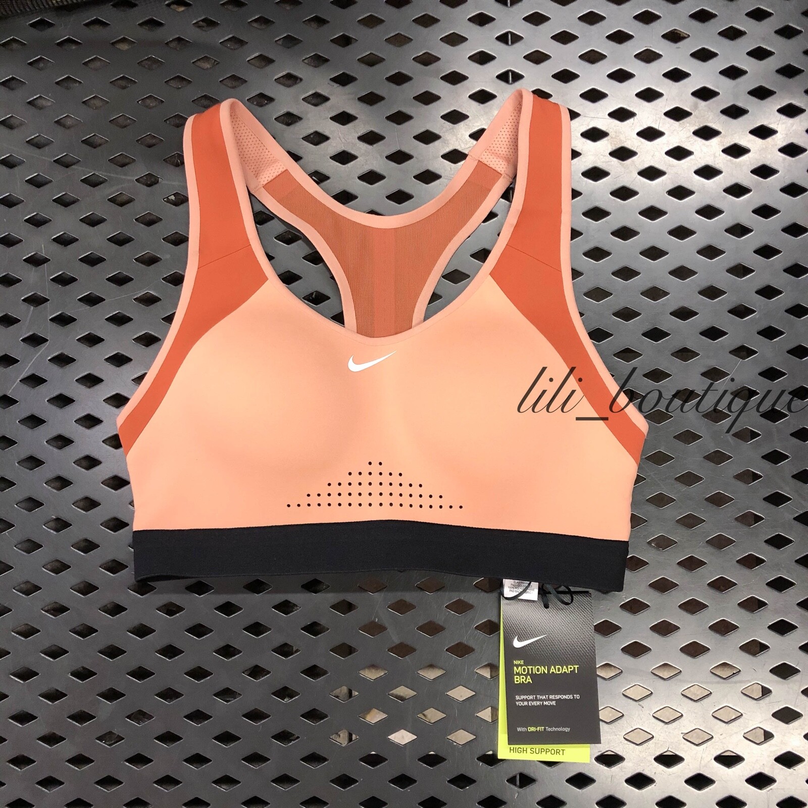 nike women's motion adapt sports bra
