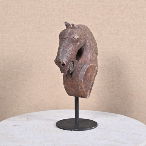 Statuetta decorativa testa di cavallo intagliata in legno top - Foto 4 di 9