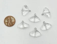 6 VINTAGE CRYSTAL GLASS FACETED ANGLED TRIANGLE 19mm. PENDANT BEAD CHARMS 1450