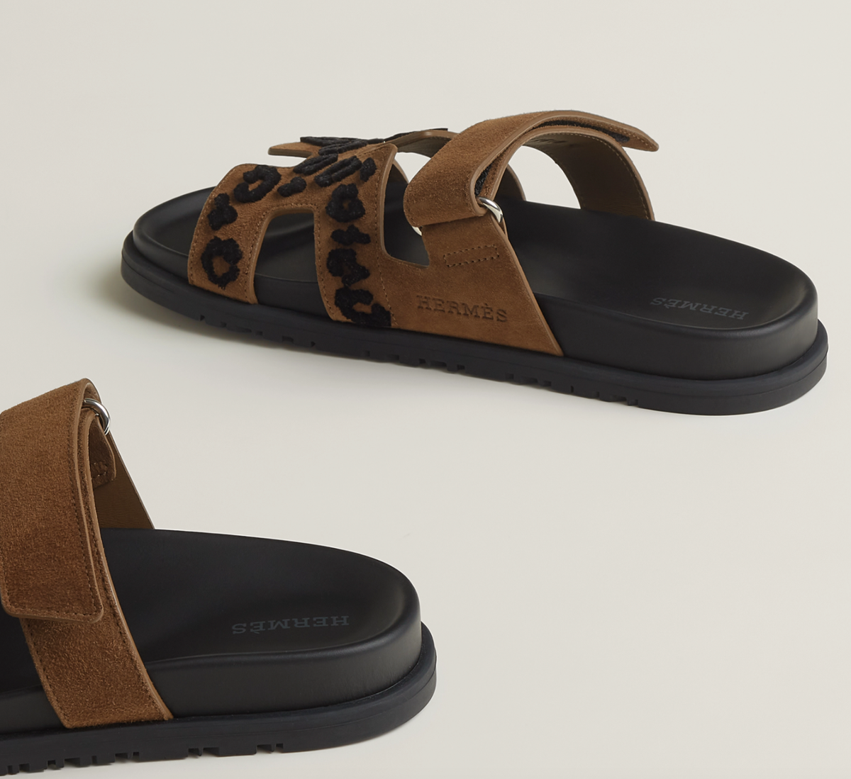 New HERMES CHYPRE WOMEN SANDALS Brown Suede Brun Fumé / Noir  display picture 1