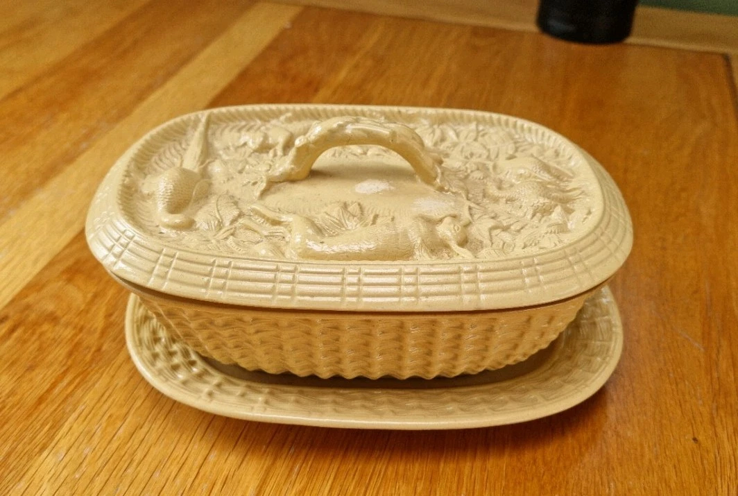 Early to Mid 19th Century English Caneware Game Pie Dish & Underplate (13a)