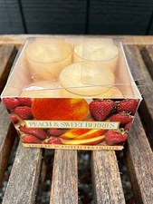 Yankee Candle Tea Lights Peach & Sweet Berries New Open Box 11 in Box Scented