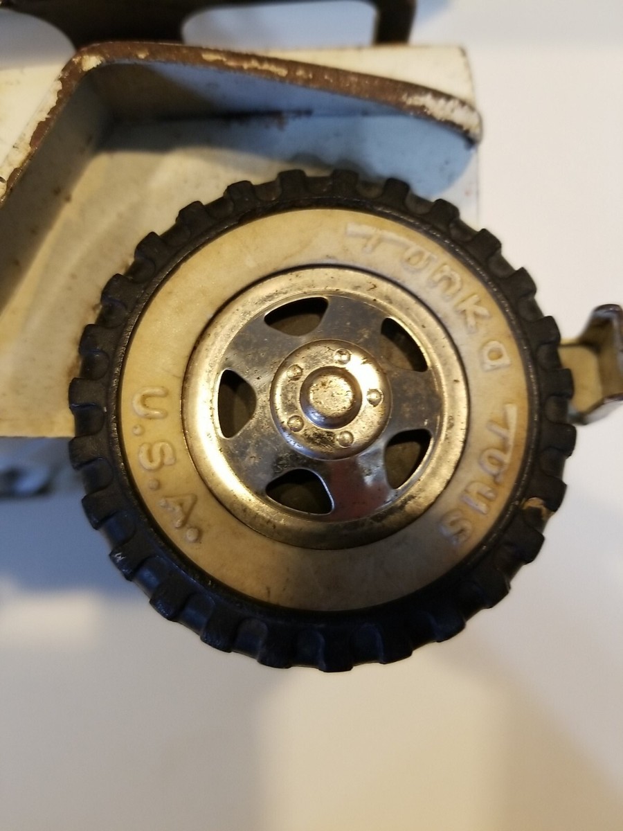 Vintage TONKA 1965 Pressed Steel AA jeep wrecked #375 played