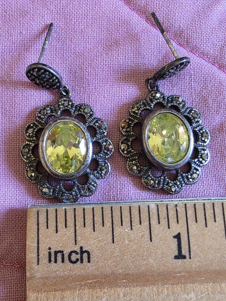 Vintage Sterling Silver Peridot Marcasite Dangle Earrings And Pendant Set - Image 4 of 4