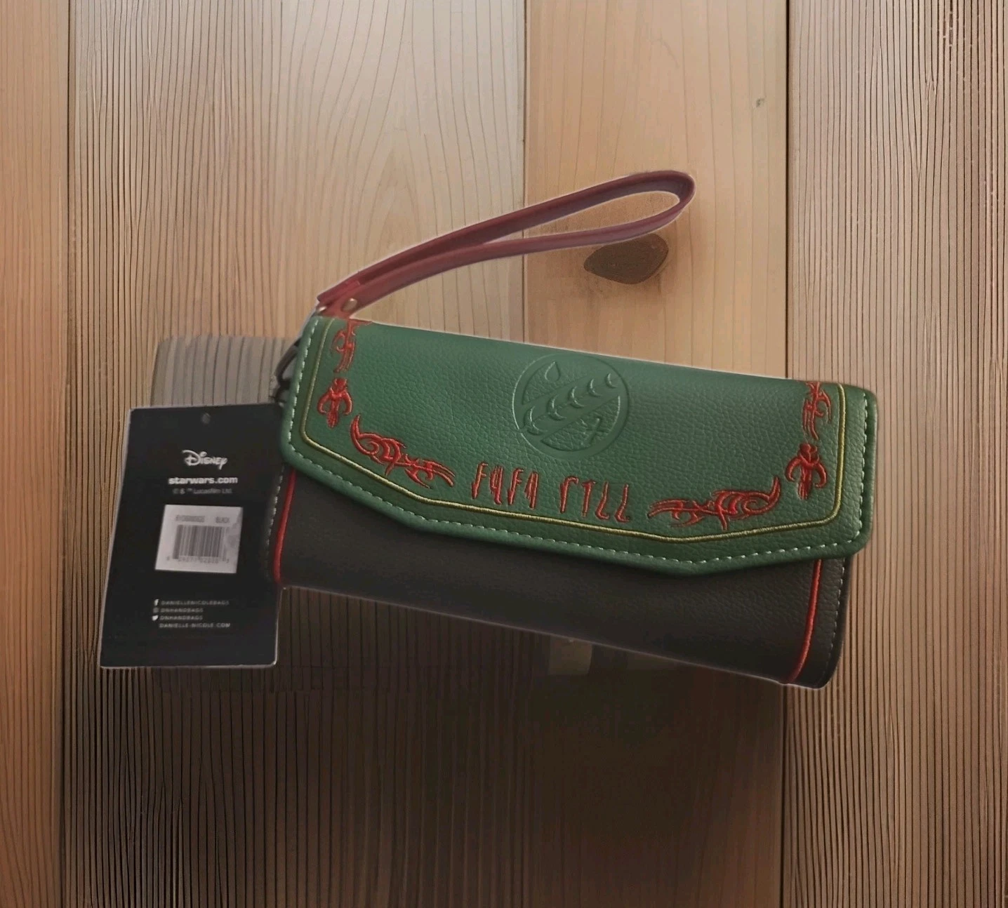 NWT Disney x Danielle Nicole Star Wars Boba Fett Wristlet Wallet Clutch