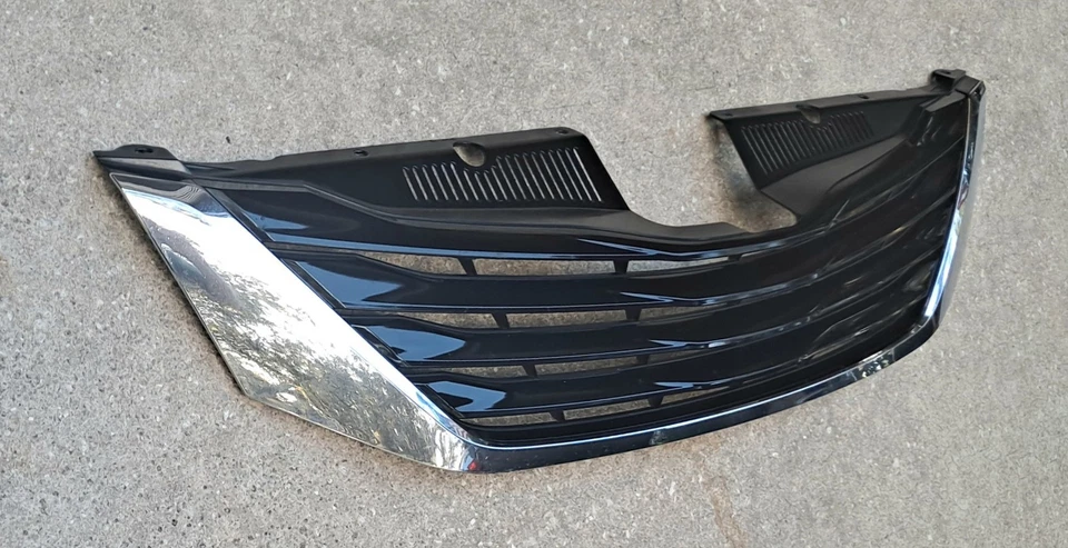 2011-2017 Toyota Sienna Front Upper Grille Black With Chrome 2012 2013 2014 Foto 2 de 4