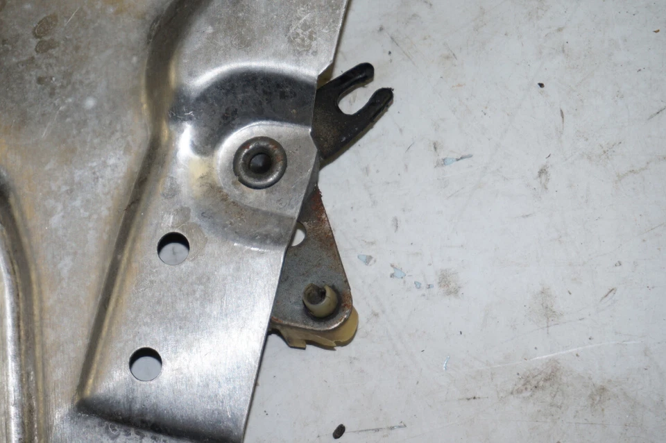 Panel de puerta interior derecho Chevy Corvette C4 1984-1987 usado OEM con mango negro Foto 4 de 4