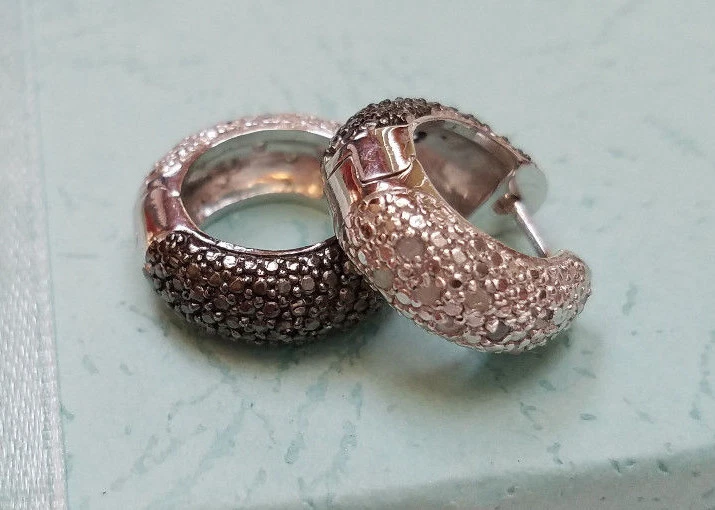 PENDIENTES ARO VICTORIA TOWNSEND Nuevos PLATA ESTERLINA 1/2 CT DIAMANTES BLANCOS Y NEGROS Foto 2 de 4