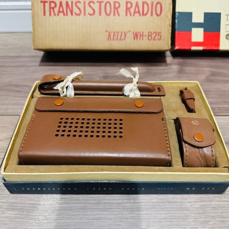 Early HITACHI KELLY WH-825 Vintage Transistor Radio w/Box Early HITACHI KELLY WH-825 Vintage Transistor Radio w/Box