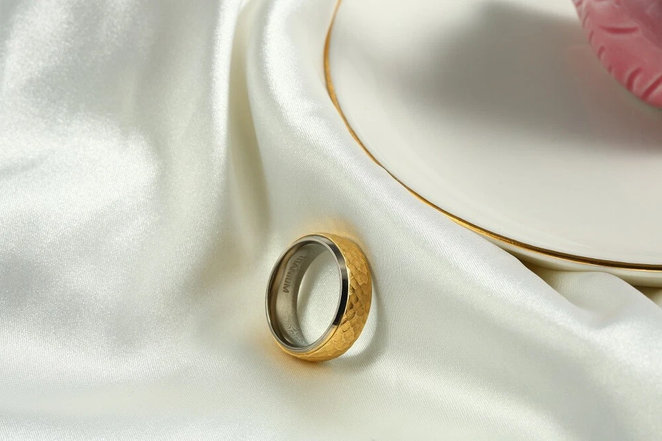 7mm Men's Rings Fashion Rings for Men Hammer Wedding Bands Comfort Fit Gold - Image 3 of 4