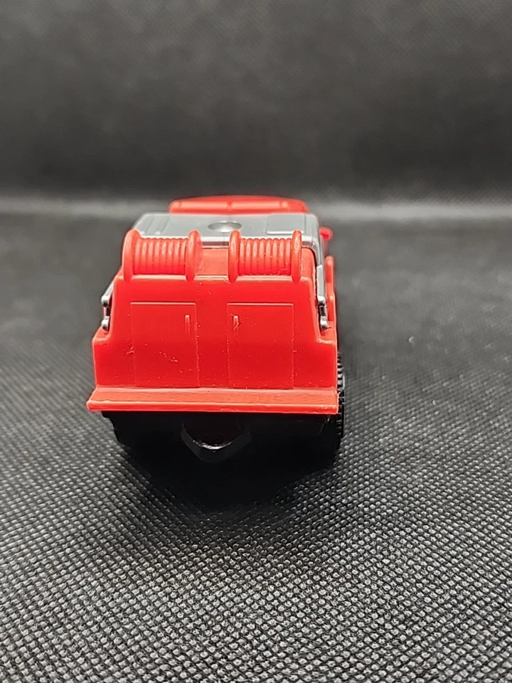 Винтажный красный пластиковый пожарно-спасательный грузовик 1988 Tonka Chevrolet Silverado OBS пластик - Изображение 4 из 4