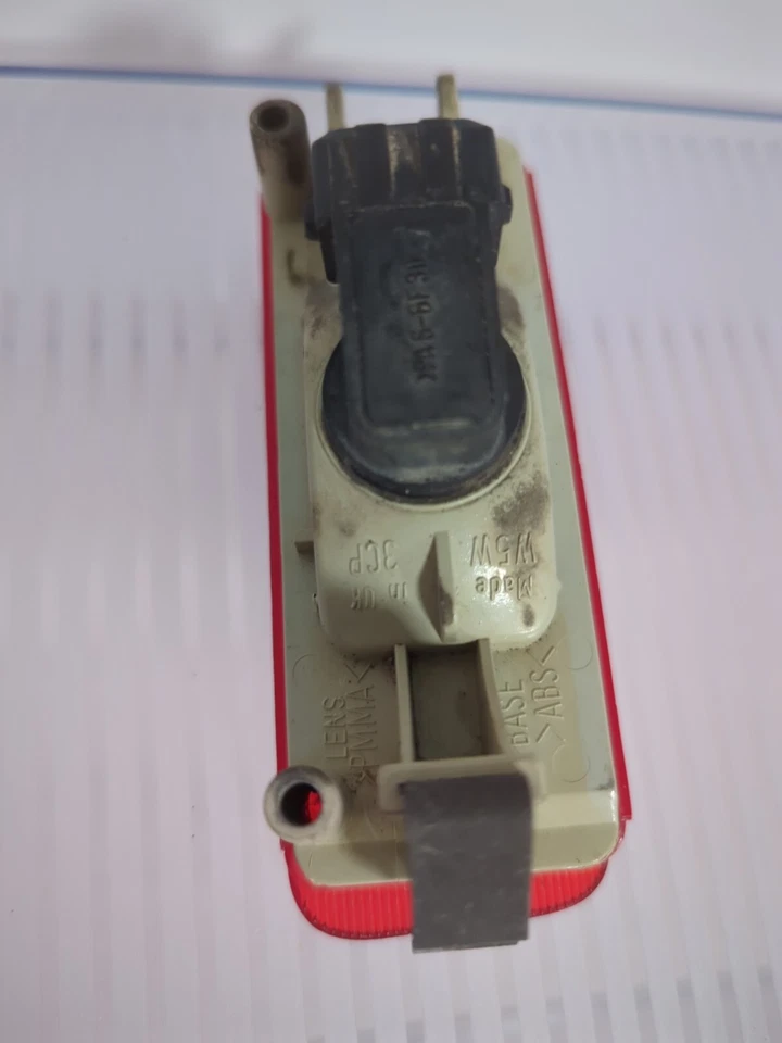 1995-1997 JAGUAR XJ6 XJ12 VDP XJR RH REAR RED SIDE MARKER LIGHT ASSEMBLY USED - Imagem 3 de 4