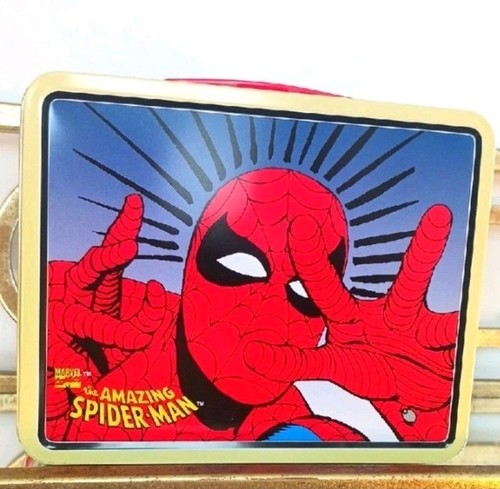 Vintage 1998 THE AMAZING SPIDERMAN Brotdose - Marvel × The TinBox Comp, 7,5" × 6" × 3,5 - Bild 1 von 9