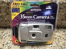 35mm Camera With Flash Studio 35 Preloaded 400 Speed Free Film Walgreens VTG NEW