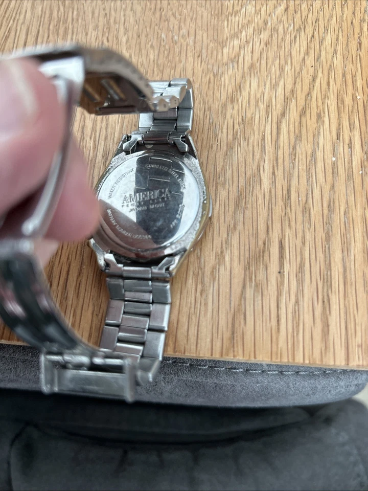 AMERICA BY PERRY ELLIS Mens Watch Blue Dial Gold/Silver 6-3/4” Stainless Band 3P - Image 2 of 4