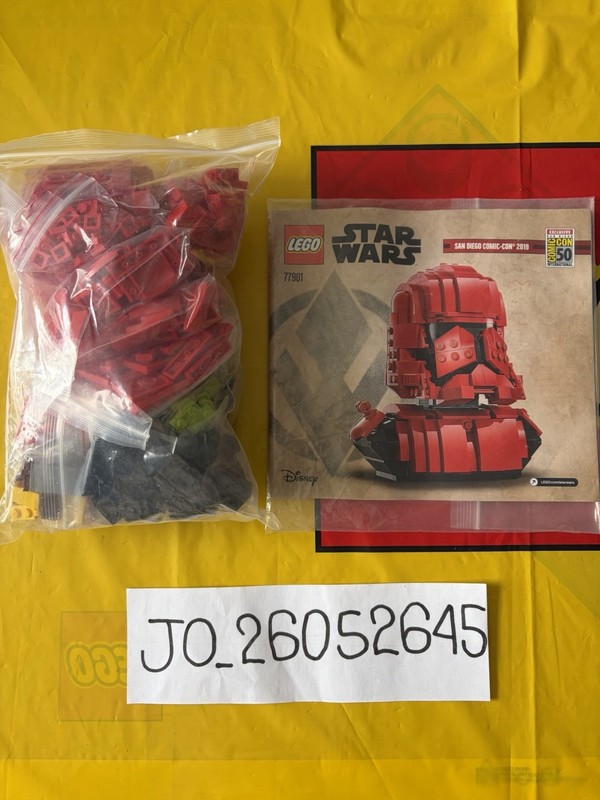 LEGO Star Wars: Sith Trooper Bust (77901). Pre-loved In Excellent. No Box.