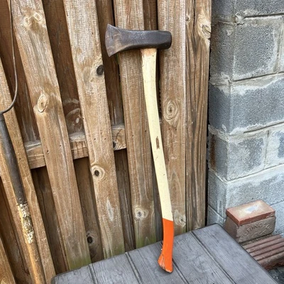 Vintage Unique Metal Splitting Maul  6 LB - Image 1 of 4