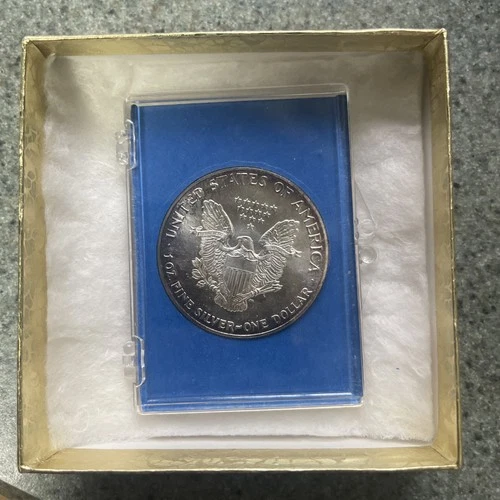 U.S. Mint American Eagle 1986 1 oz .999 Fine Silver Coin in Protective Case