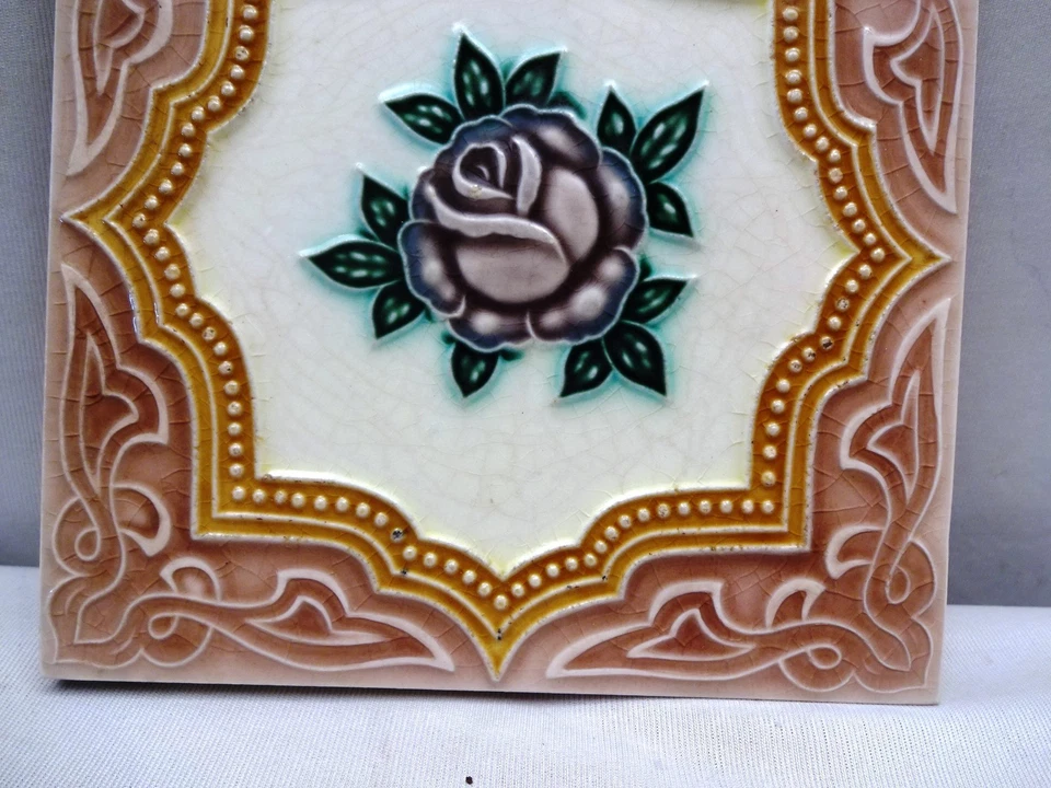 AZULEJO MAYÓLICA ART NOUVEAU DISEÑO DE FLORES ARQUITECTURA VINTAGE COLECCIONABLES RARO Foto 2 de 4