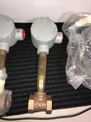 FlowTech Flow Switch Model VSEPB SN # 171576-00 A23N  W E Anderson Open Box Bag