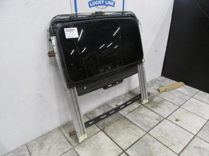 СТЕКЛО НА КРЫШУ ДЛЯ 97 98 99 00 01 LEXUS ES300 - Изображение 3 из 4